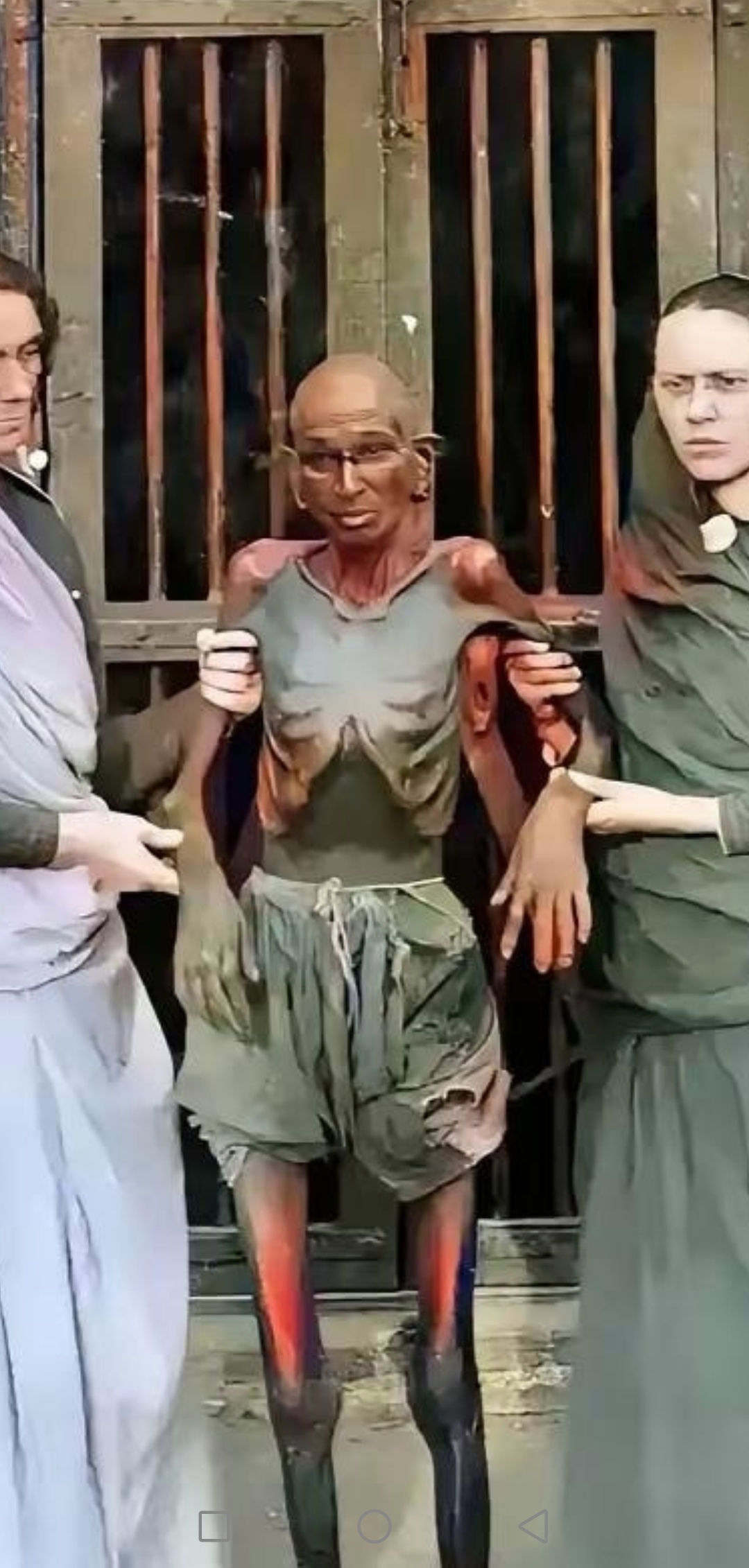 图片当中的这位老人是印度的,好像是在一八九几年的时候