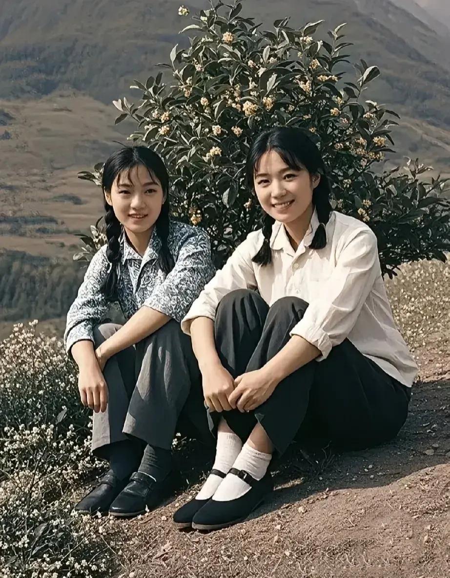 从我传统的观念来说,还是喜欢图片当中这两位美女的这种美.