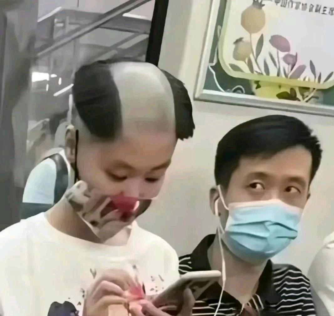 如此年轻的一位女孩,如此的发型,我个人感觉有一点格格不入