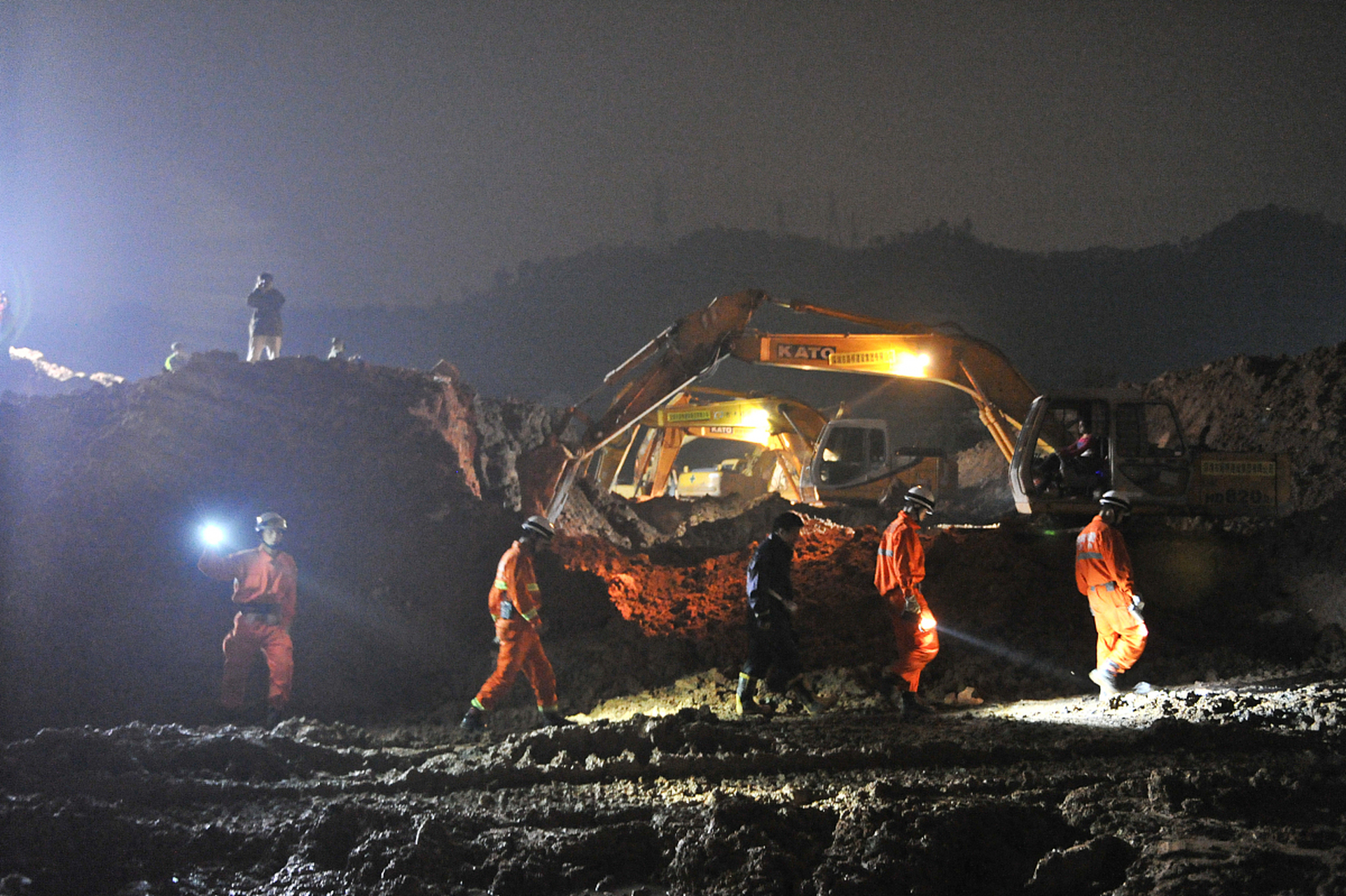 蛇形山煤矿817事故图片