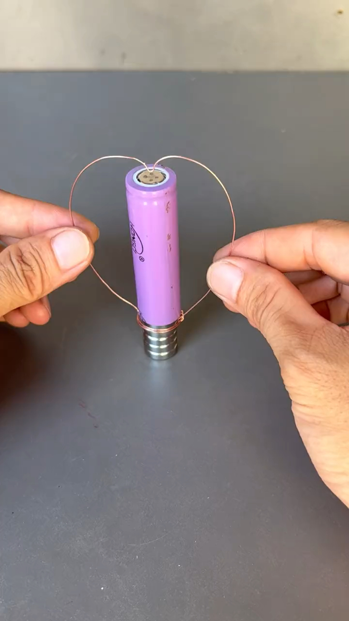 制作磁悬浮的最简单方法=制作磁悬浮的最简单方法笔架