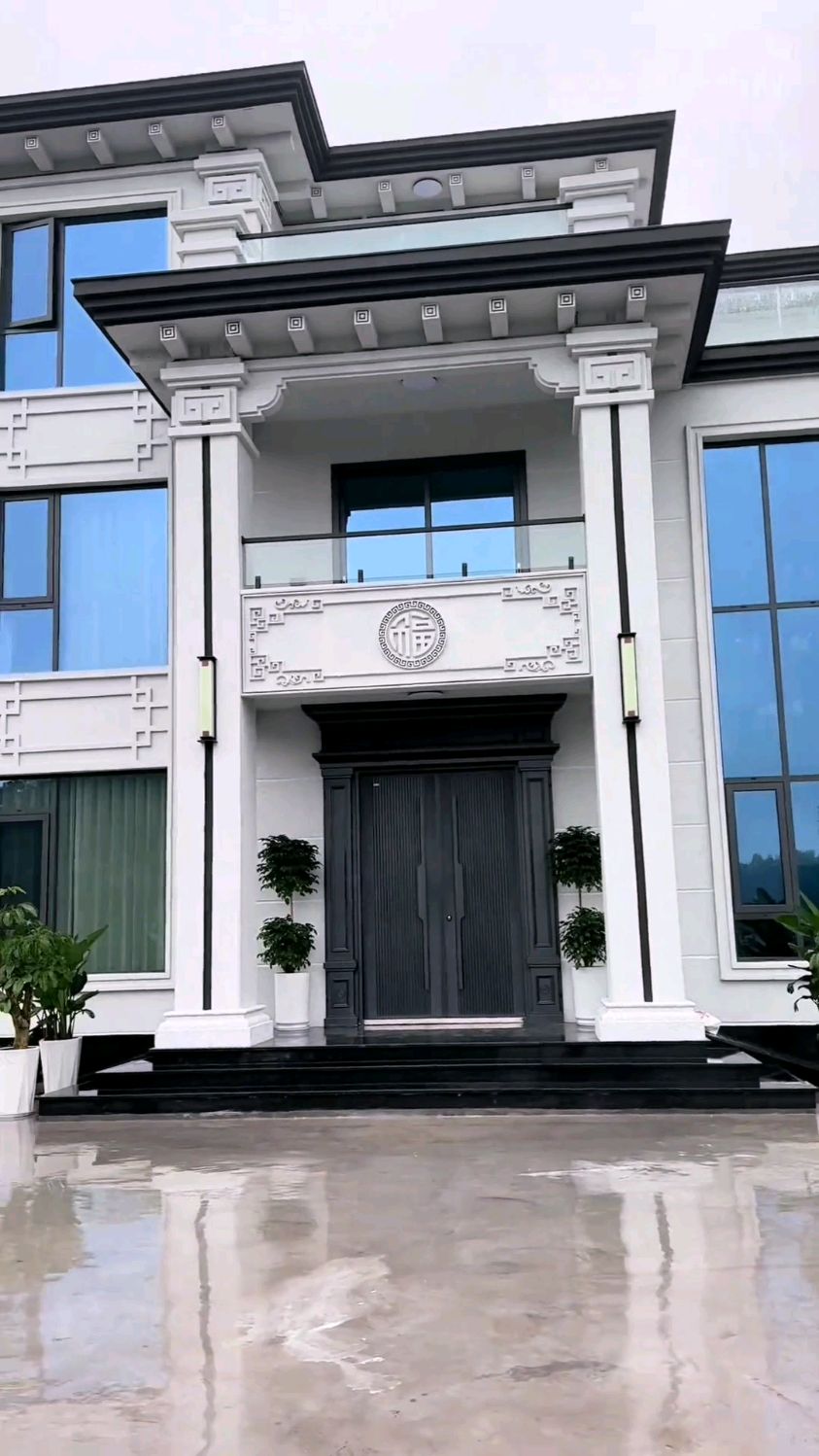 新中式别墅走红!瞧瞧这带"福"的气派大门,谁看了不心动