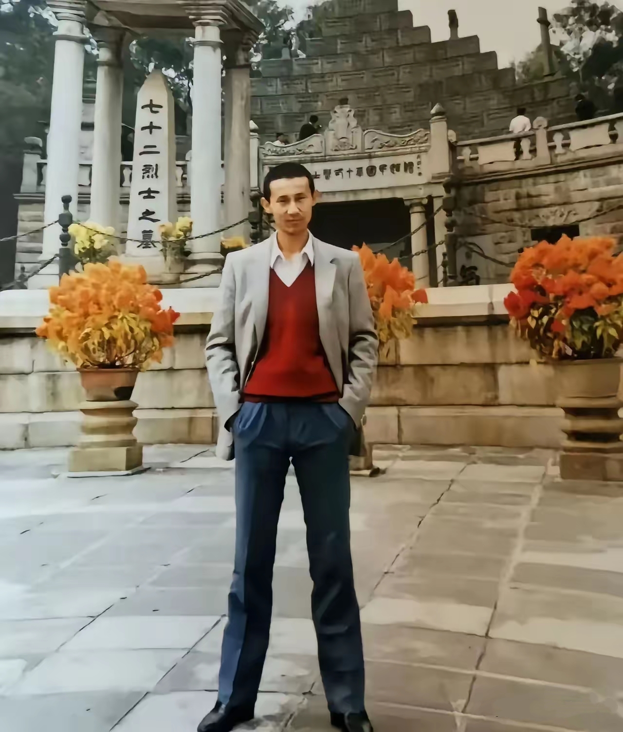 1992年广州黄花岗32岁的腾格尔没想到年轻时的他竟也是一名奶油