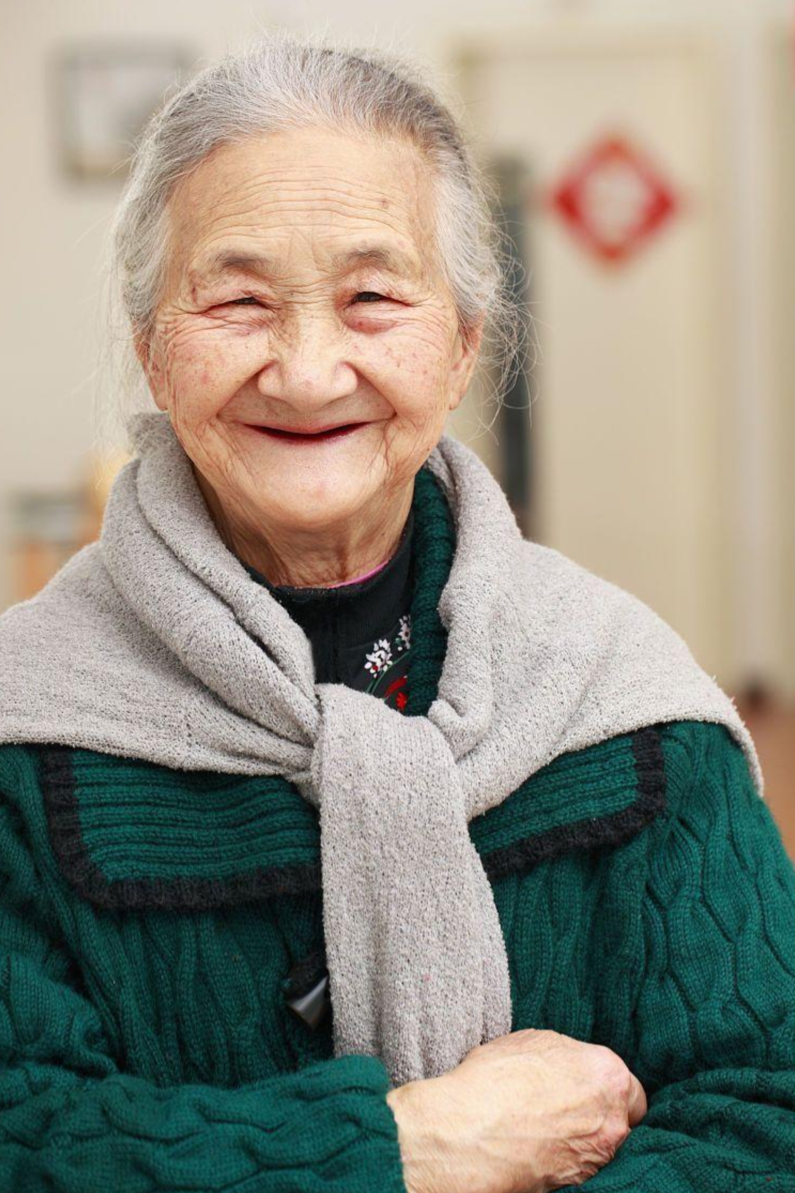 一位生了四个儿子的奶奶,患有老年痴呆症被送养老院