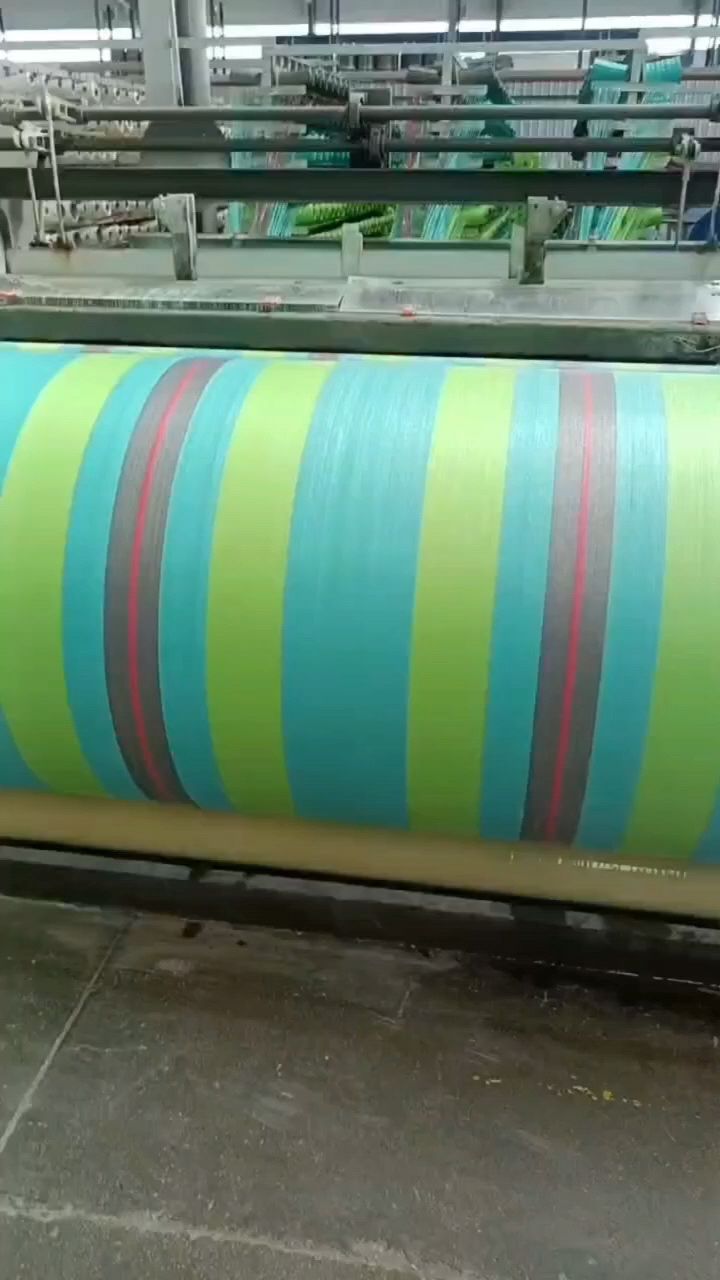 武汉市东西湖区舵落口彩条布厂家,专业生产各种彩条布篷布帐篷