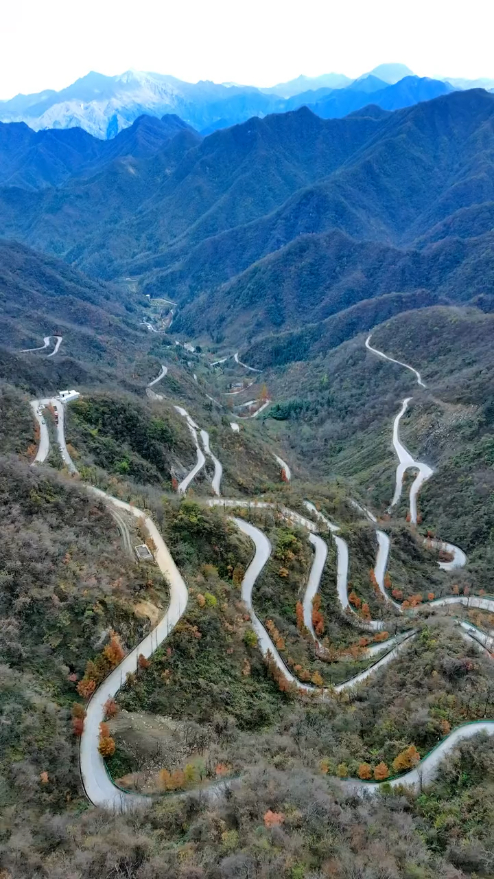 大别山最美盘山公路图片