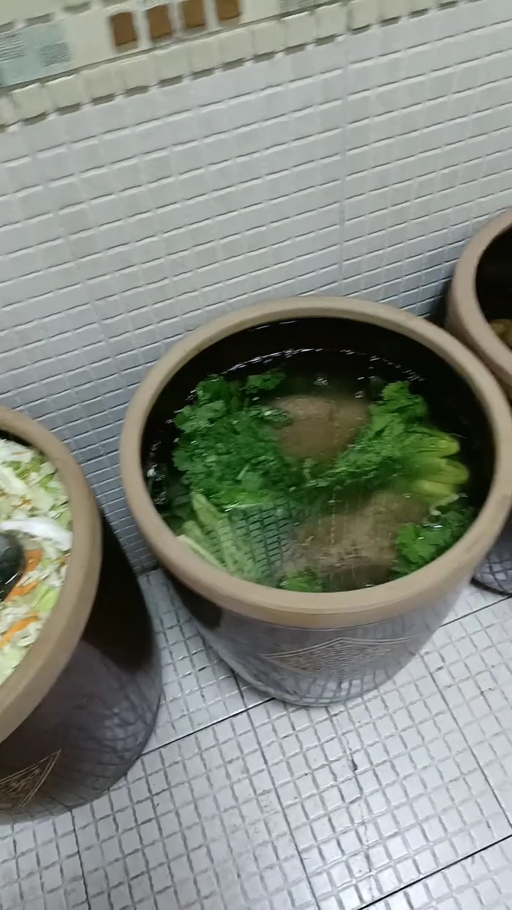 北方人是这样腌咸菜的,腌了五大缸,冬天都不用买菜吃了!