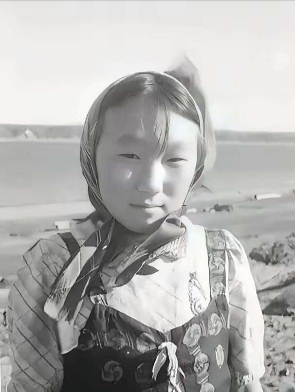 满族人起源于中国东北部的长白山地区和西伯利亚的通古斯,是古代女真