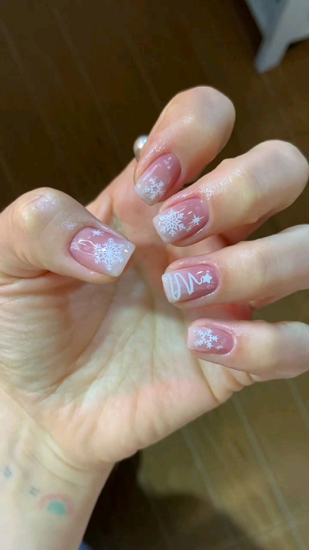 圣诞雪花美甲教程来喽!