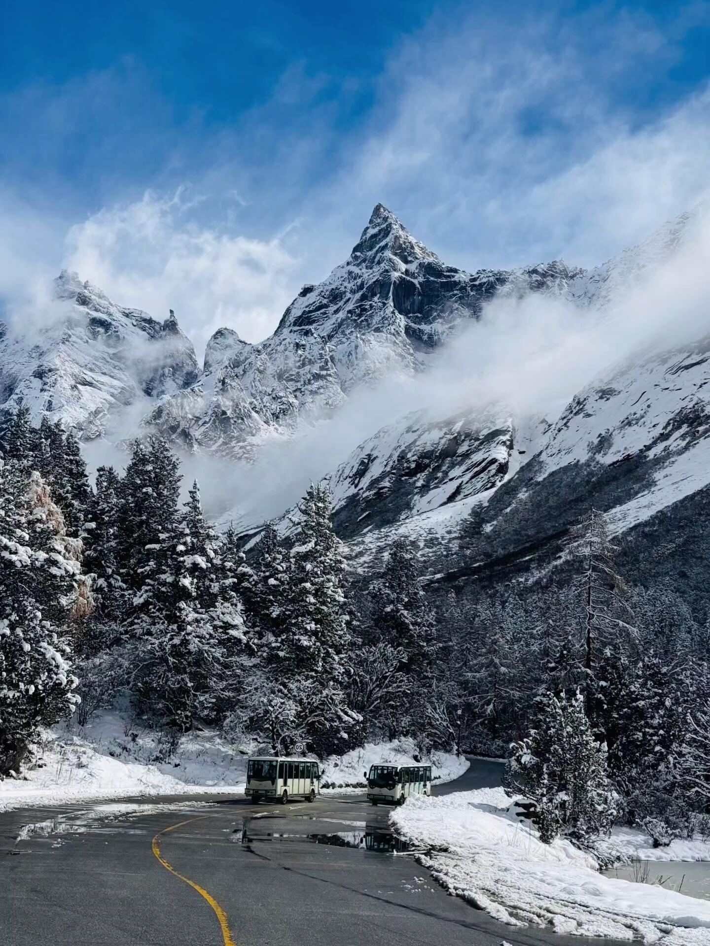 核心景点员吓锕稻扒吓锕瞪虾Ｗ 北京下雪风景区旅游景点十月下旬