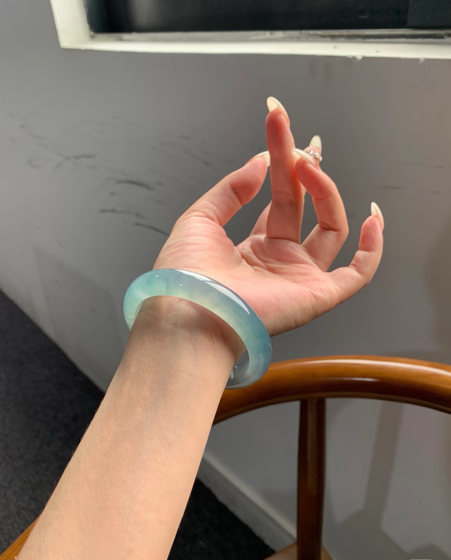 翡翠手镯能随便戴吗(翡翠手镯可以长期佩戴嘛) 第2张