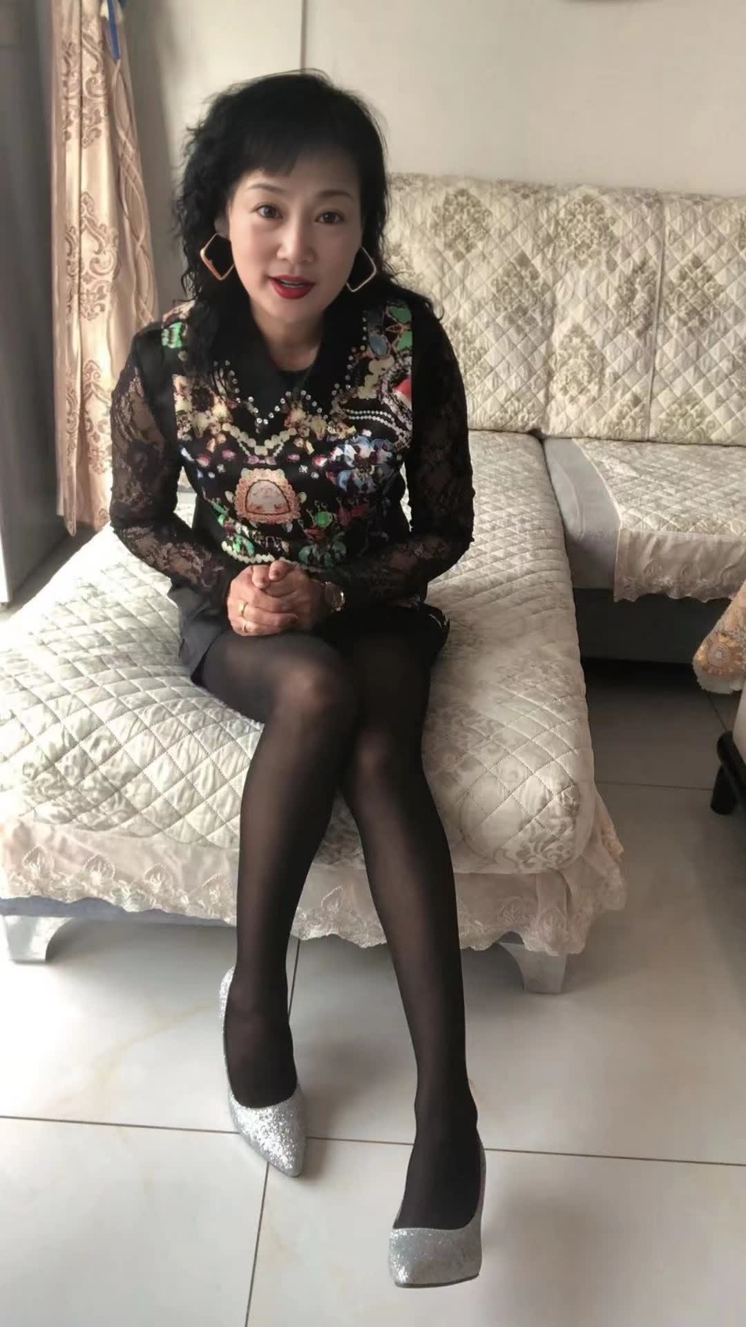 美母吞吐巨棒怀孕
