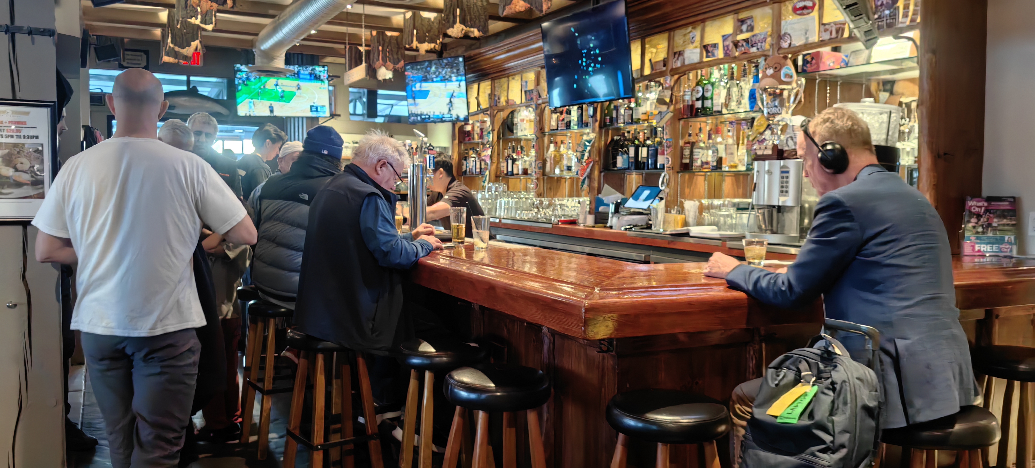 旅游小视频创作季# 春节旅行温哥华,品尝机场后院的啤酒吧