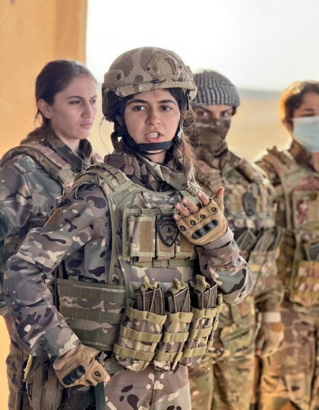 叙利亚内战之库尔德族 sdf 女兵 ,这些女兵在世界上也很出名的