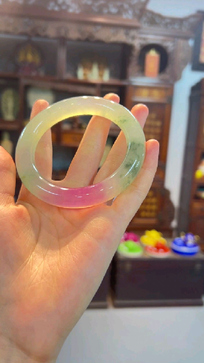 龙石种老翡翠飘花手镯一只