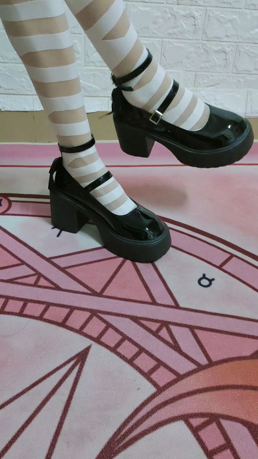 绷带白丝加厚高lo鞋,这个合口味吗兄弟们