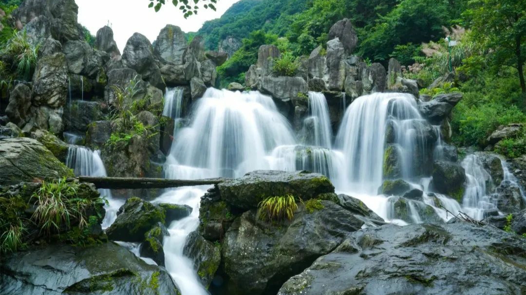 陕西安康平利县的神秘仙境:芍药谷景区