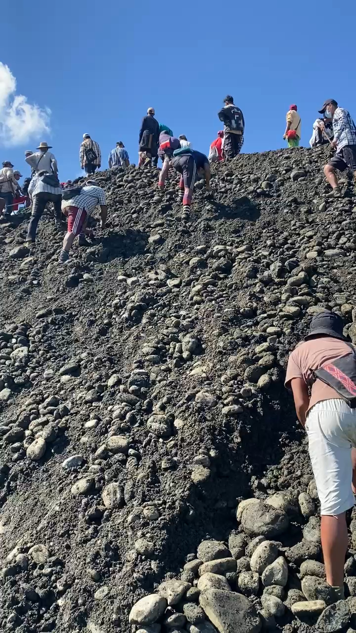 帕敢翡翠矿区,莫西沙敞口现场挖翡翠!