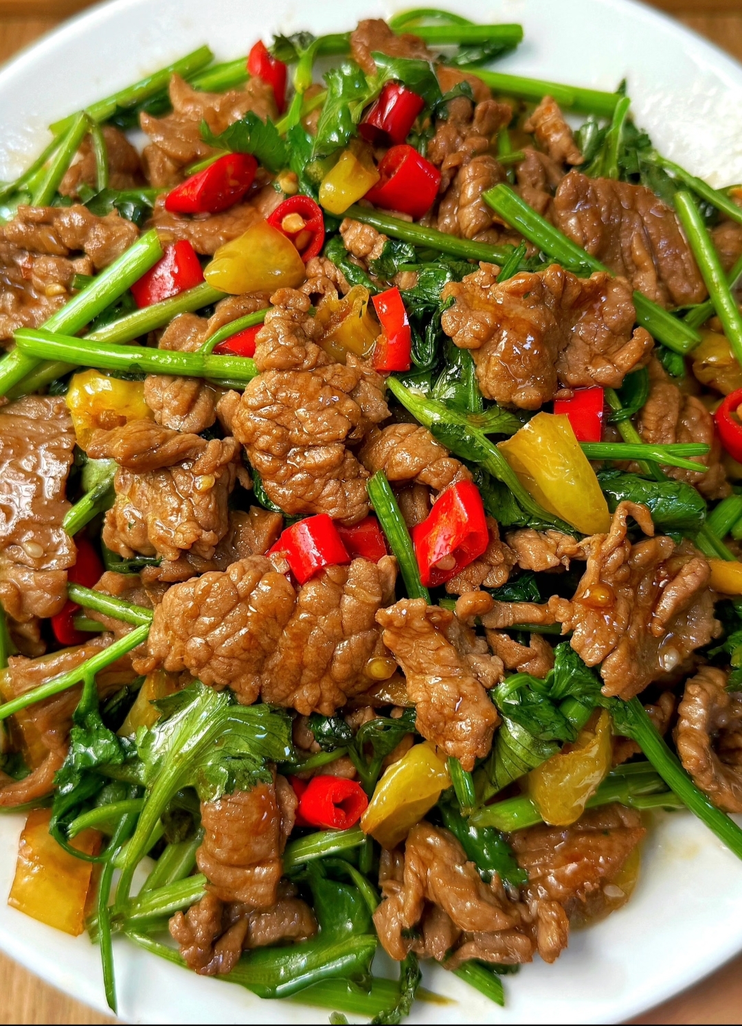 炒牛肉美蛙鱼头火锅奥尔良鸡翅根莲藕炒肉片孜然火腿土豆粒凉拌儿菜