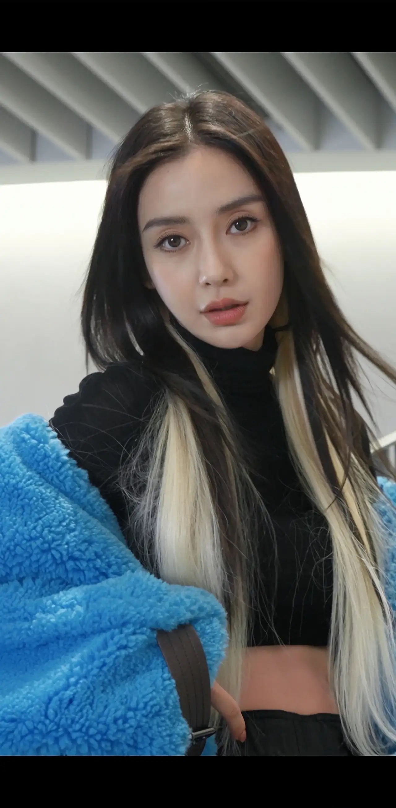 angelababy杨颖的神颜360度无死角,雪白大长腿欲露还遮,朱唇微启,大