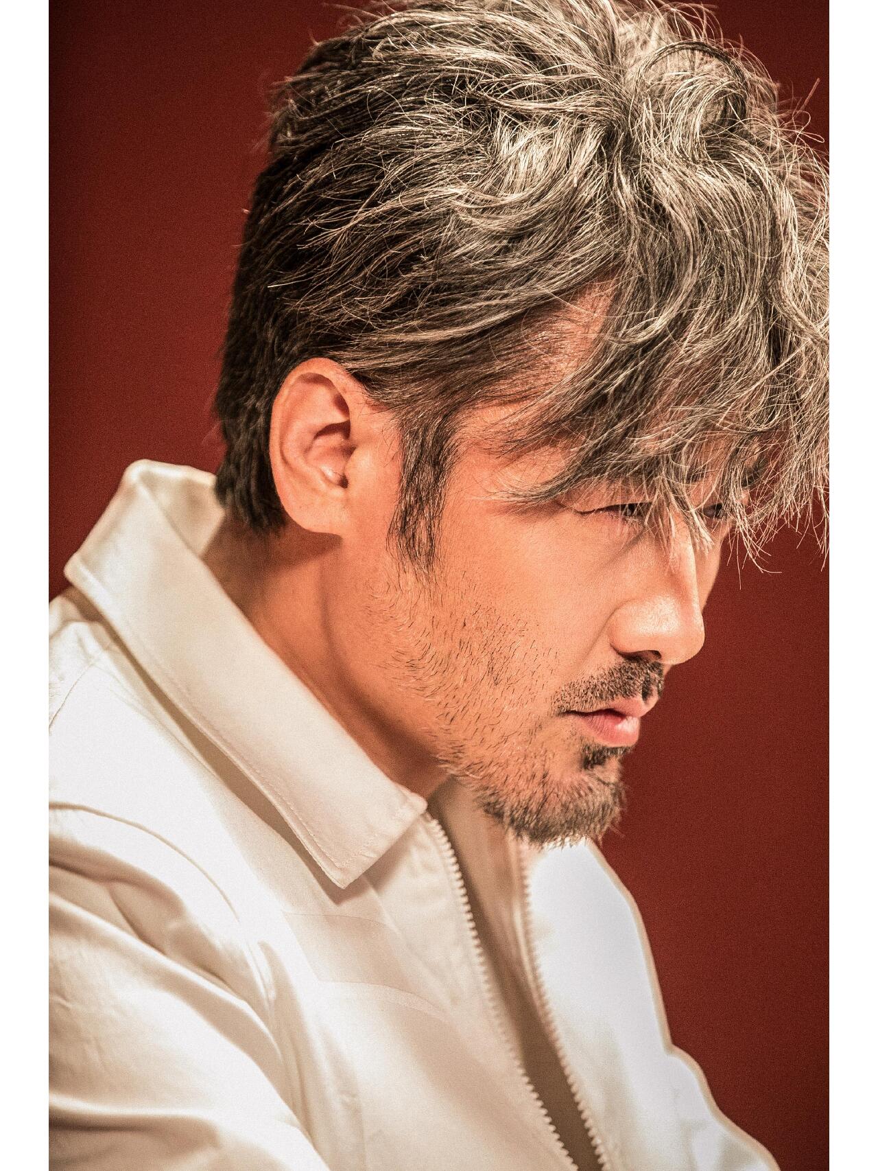 据天眼查的法律诉讼信息显示,吴秀波和他名下的霍尔果斯不二文化传媒