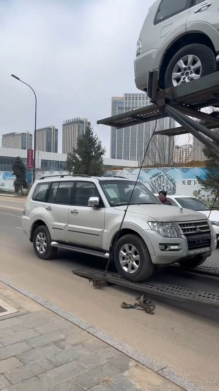 山猫帕杰罗v93天津现车24.9万