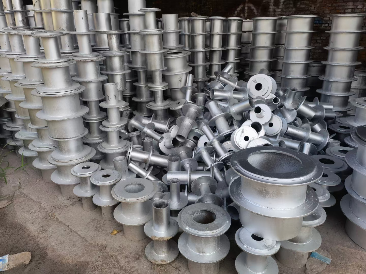 人防密闭套管又叫电气组合套管,用于穿线穿电缆,分a型b型c型d型