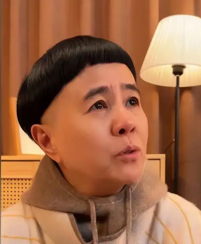 金龟子的发型始终如一 有的人在问,金龟子都58岁了 为什么还是那个