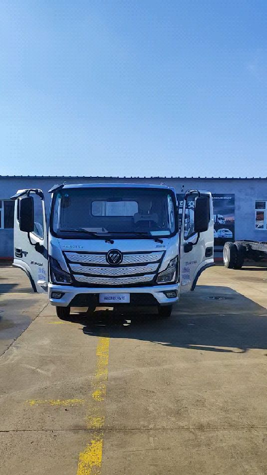 自动挡欧马可3米8排半板车