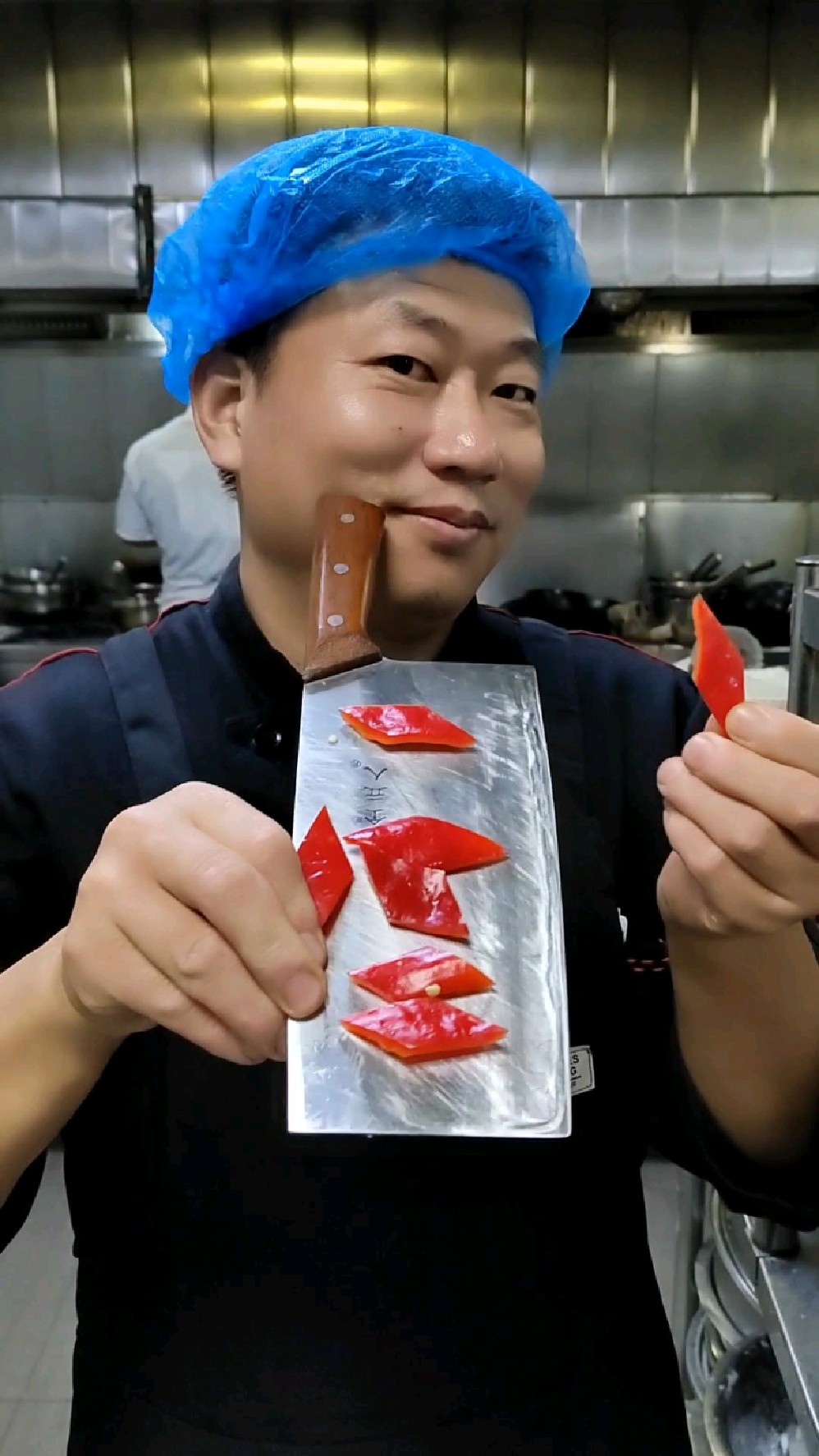 红椒快速切菱形块