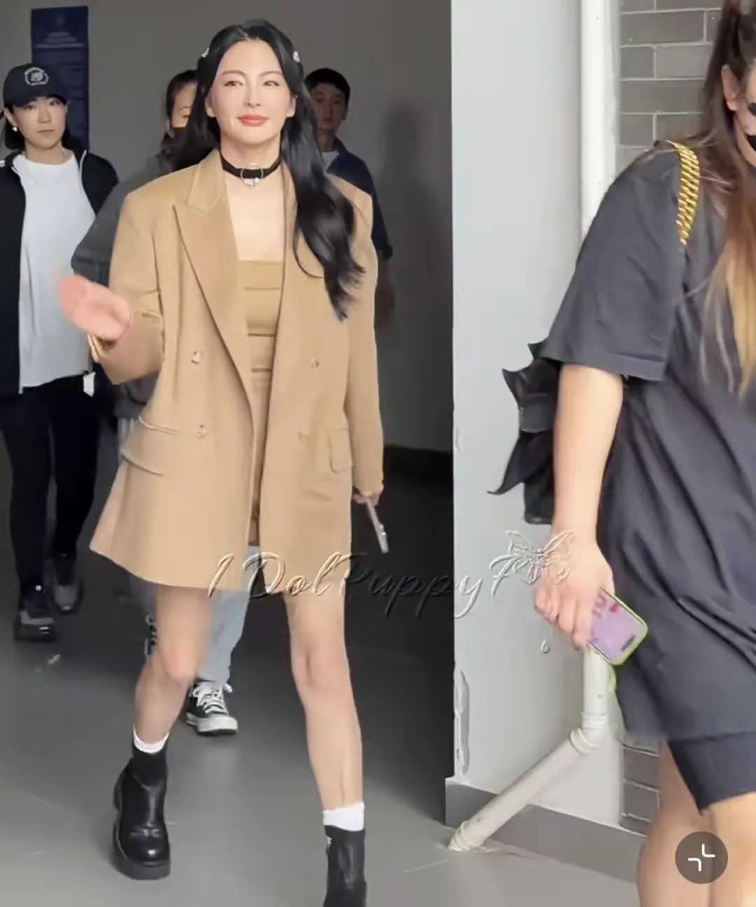 37岁张雨绮,未修图中的她,皱纹里藏着故事,美丽而真实,终于活出了中年