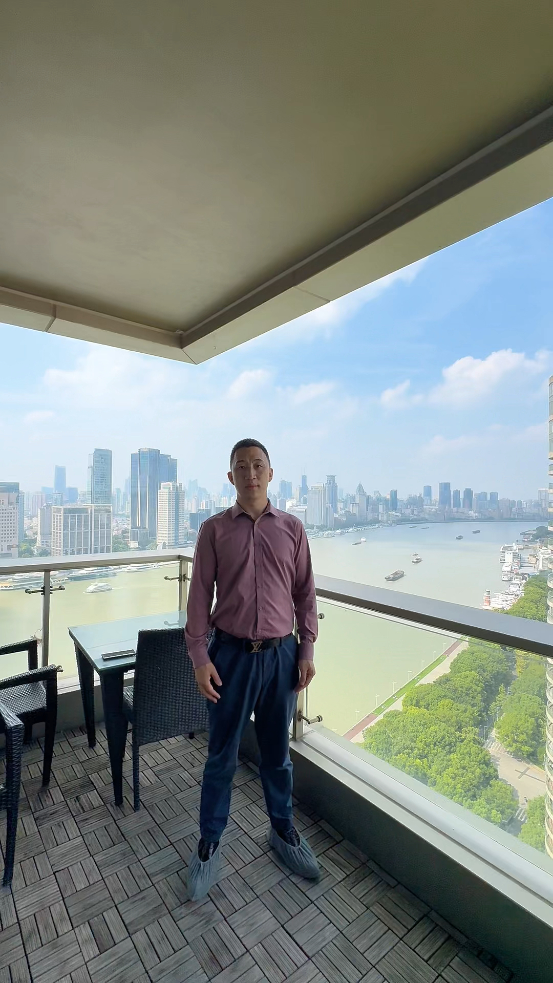 媲美汤臣一品的豪宅都被你刷到了,那就罚你搬进来,阁下认罚吗?