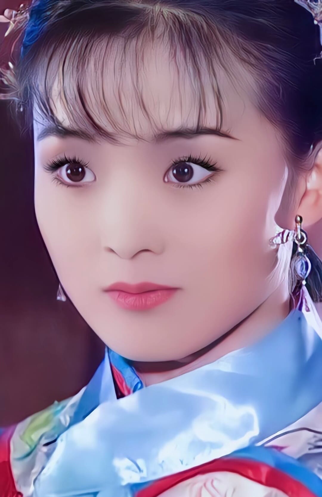 晴儿,那个在《还珠格格》中令人过目难忘的女子,恰似一幅绚丽的画卷在