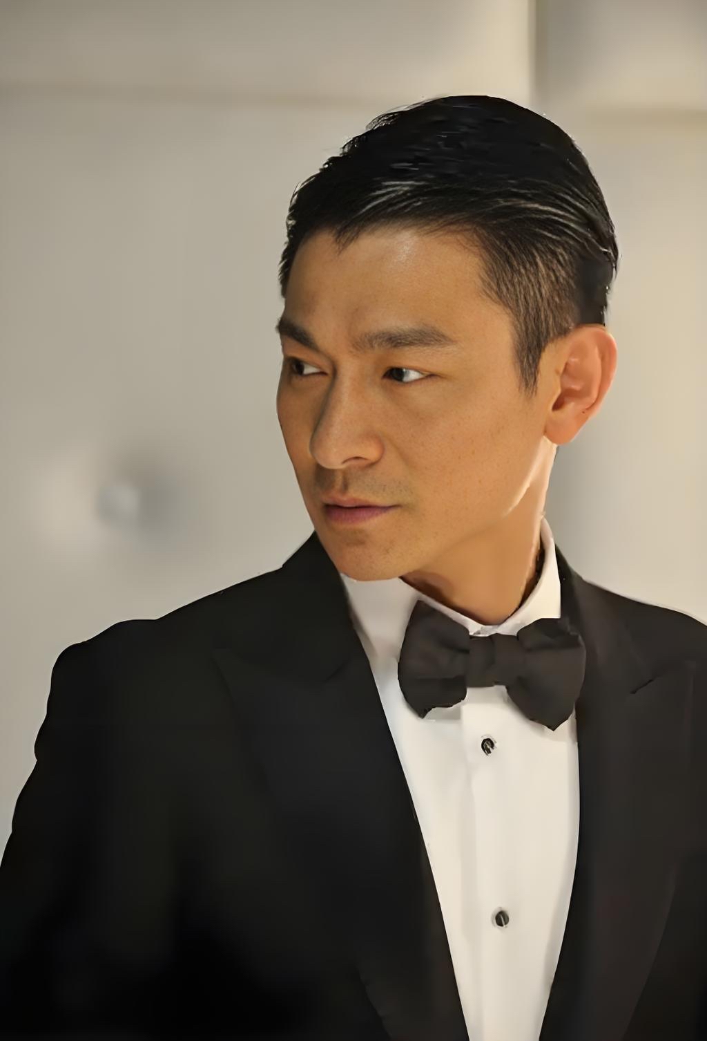 动态连更挑战# 我们70后的一代人,是成长在改革开放的年代,刘德华的