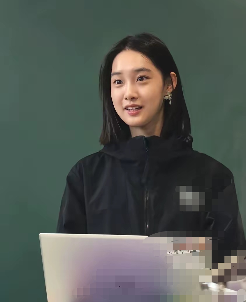 美女学姐!清华大学女生彭弋航身世揭秘:父母不显赫自己是学霸!