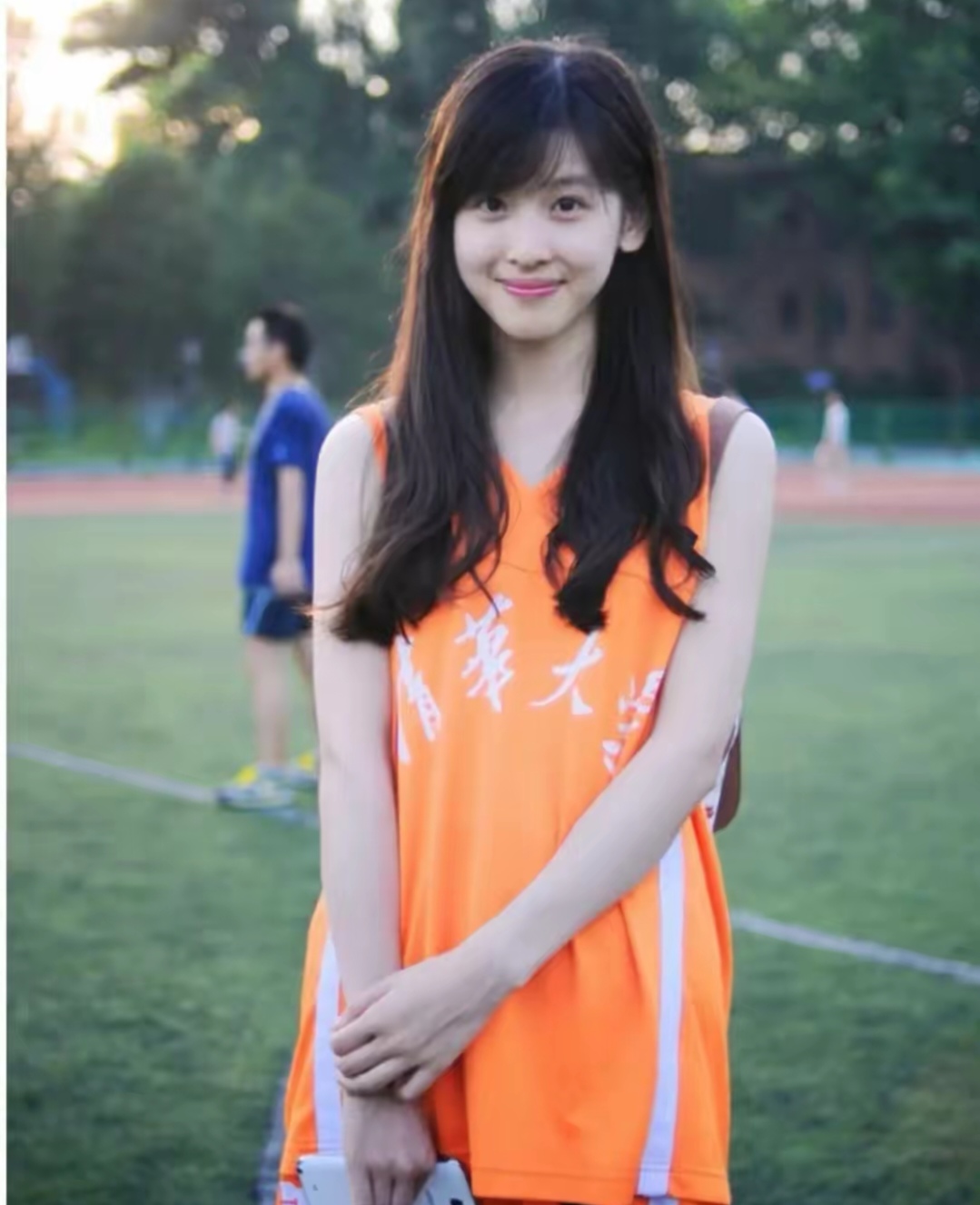 美女学姐!清华大学女生彭弋航身世揭秘:父母不显赫自己是学霸!