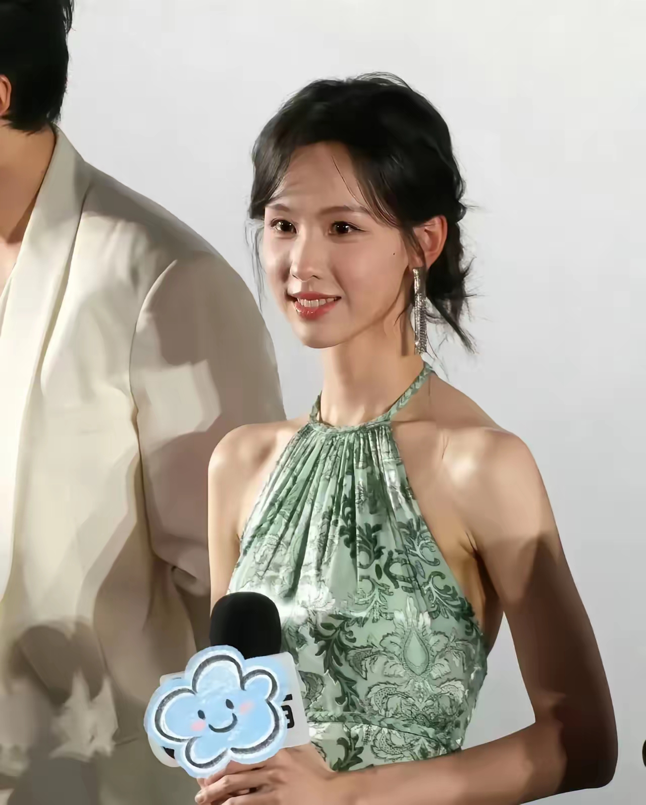 但也没想到瘦到这种程度:除了一张瘦的明星劲瘦的明星陈都灵暴瘦图片