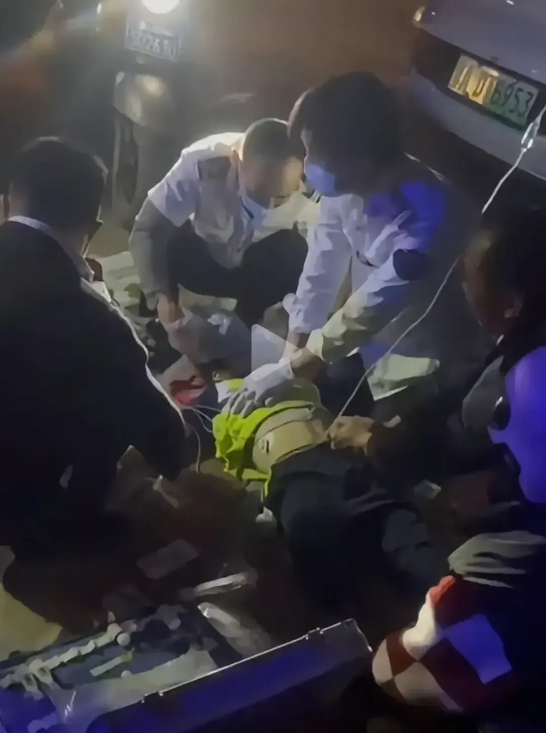 3年级小学生在学校坠亡,学校称不知情,监控全部坏了,是自己坠楼的