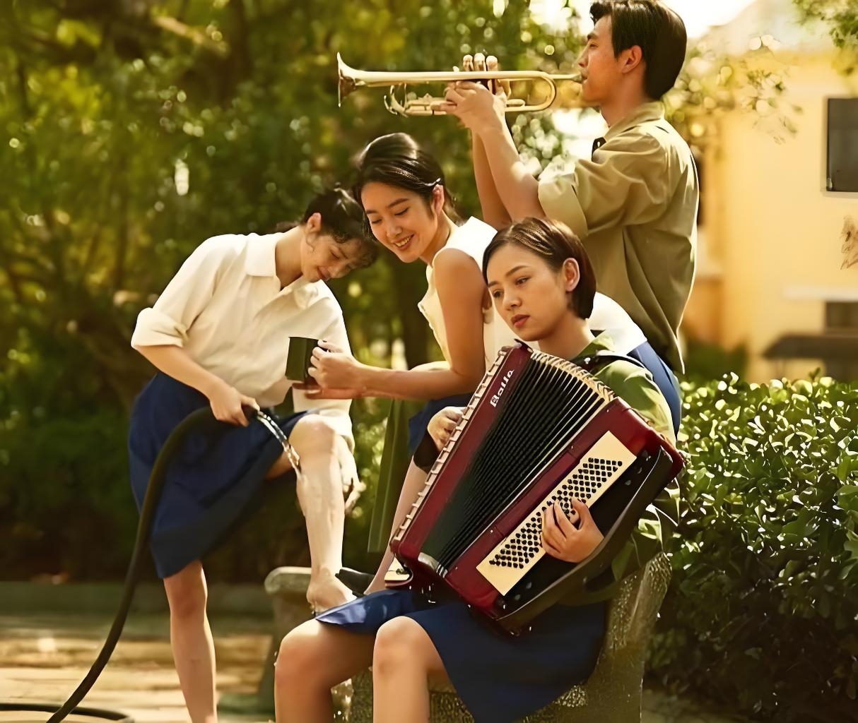 《芳华》刘峰的惨淡结局,是"奉献型人格"的社会悲剧吗?