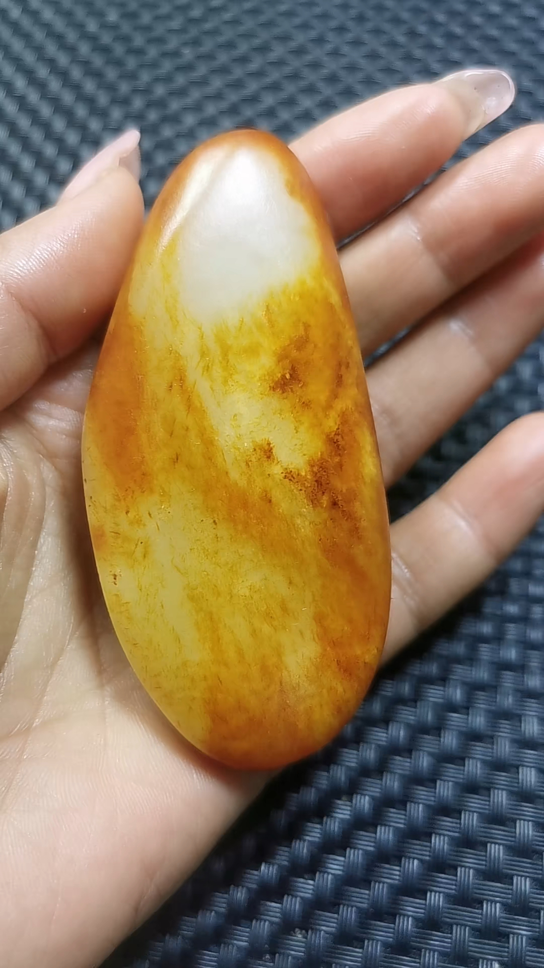 和田玉原石手把件