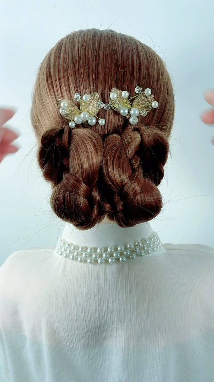 高贵大方,蝴蝶盘发