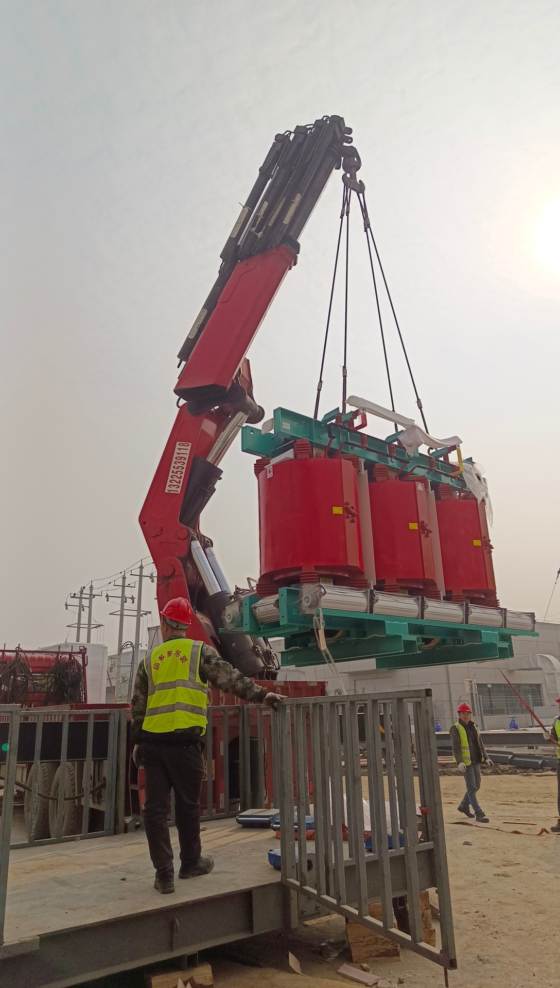 吊装的特性主要体现在对设备和技术的要求上