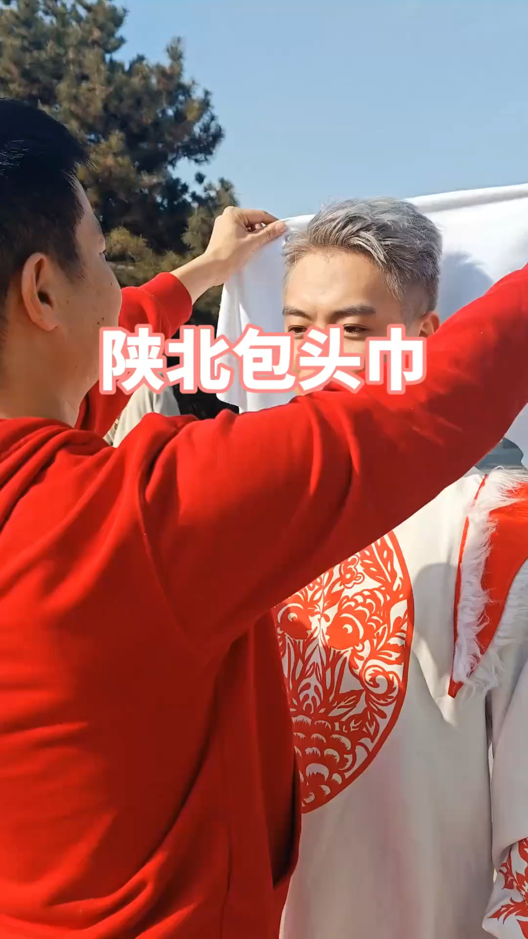 有人知道他们为什么要包头巾吗?