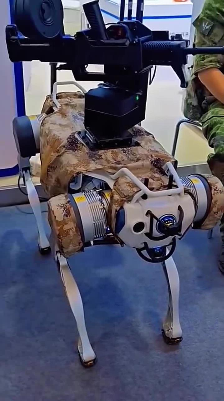 未来战争中的军用机器人,强大又神秘