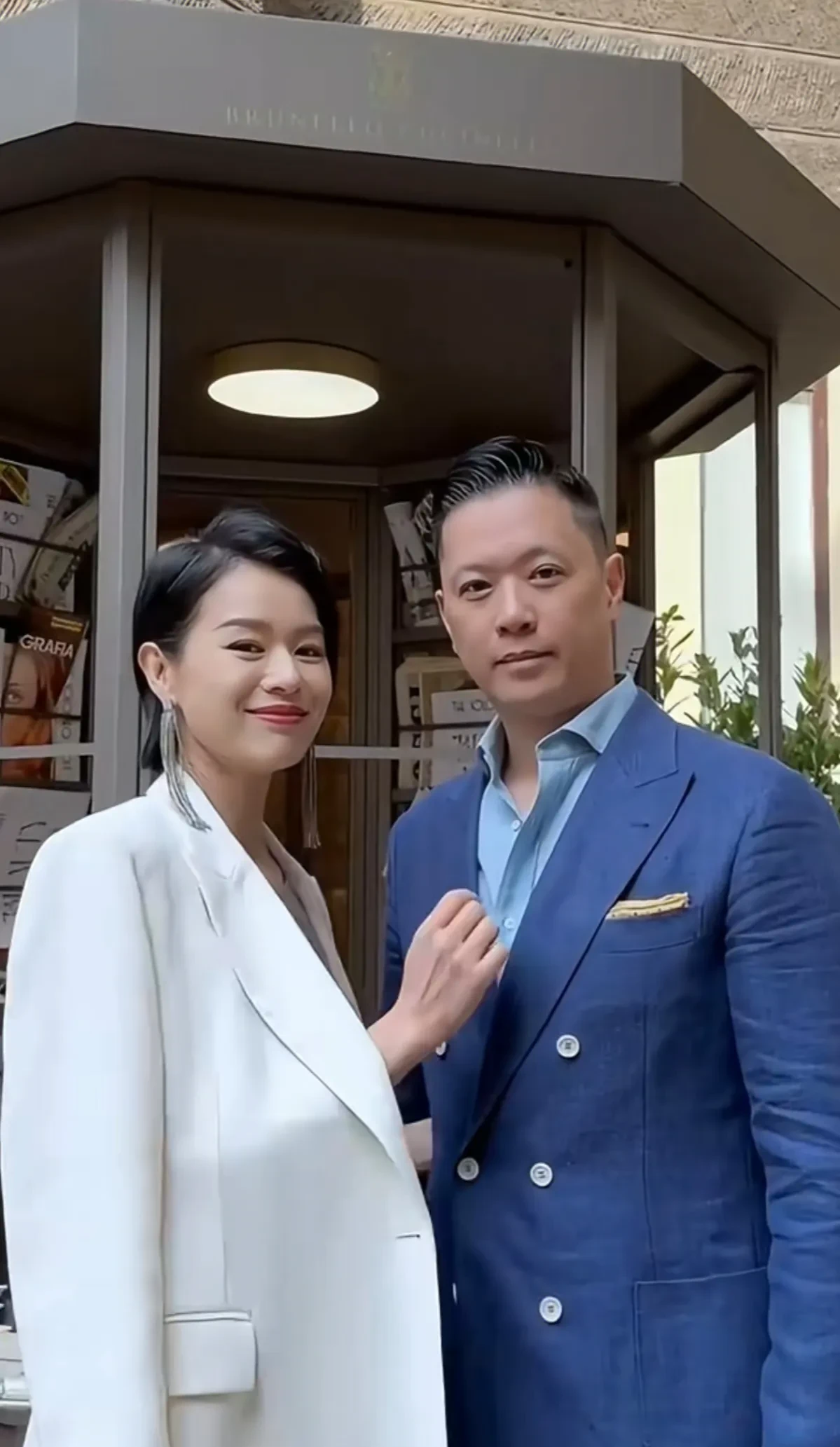 胡杏儿生了3个儿子,还是无法拴住老公的心,早知道结果都这样,当初还不