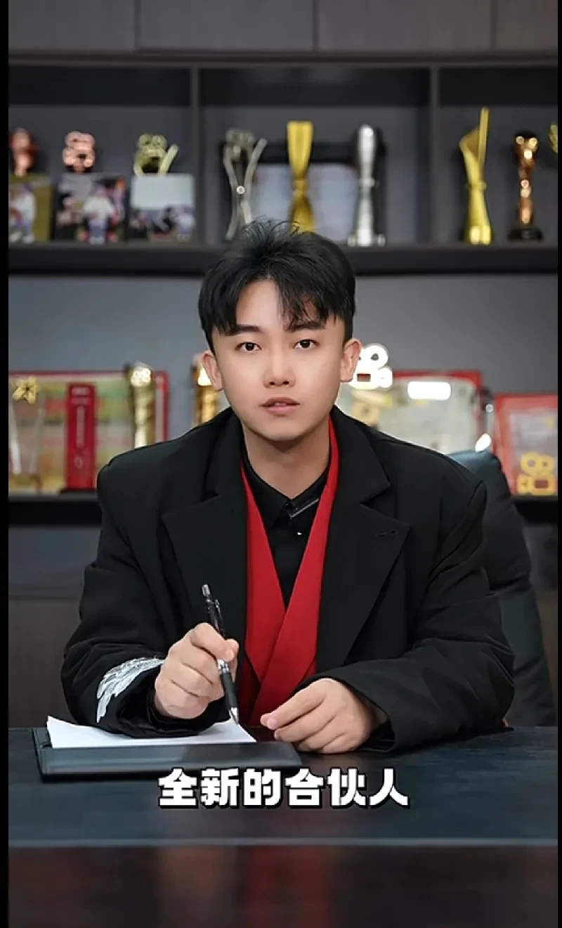 自辛巴宣布辛选有新的合伙人加入后,被称为快手"情感教父"的四川可乐