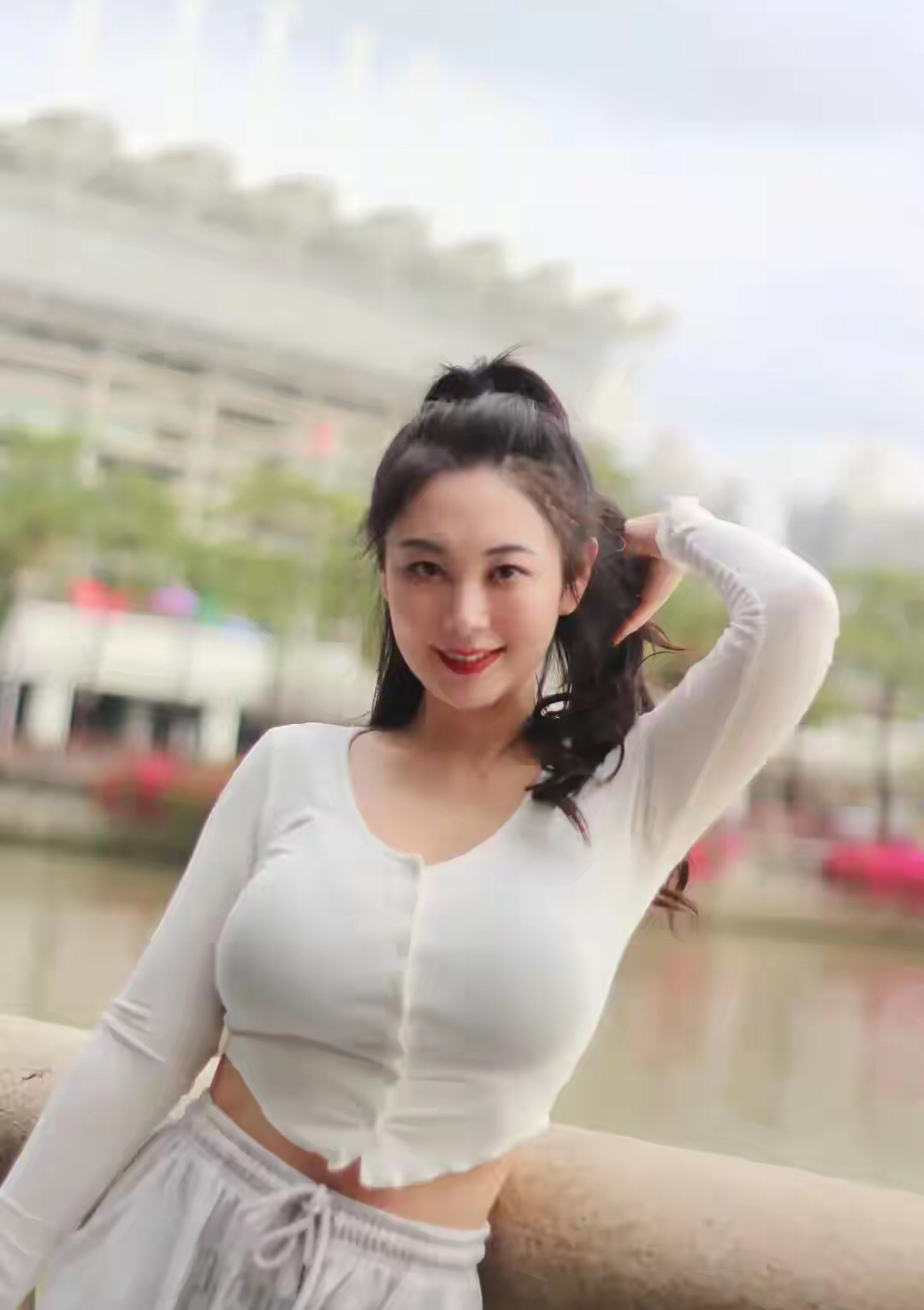 丰满圆润的女人