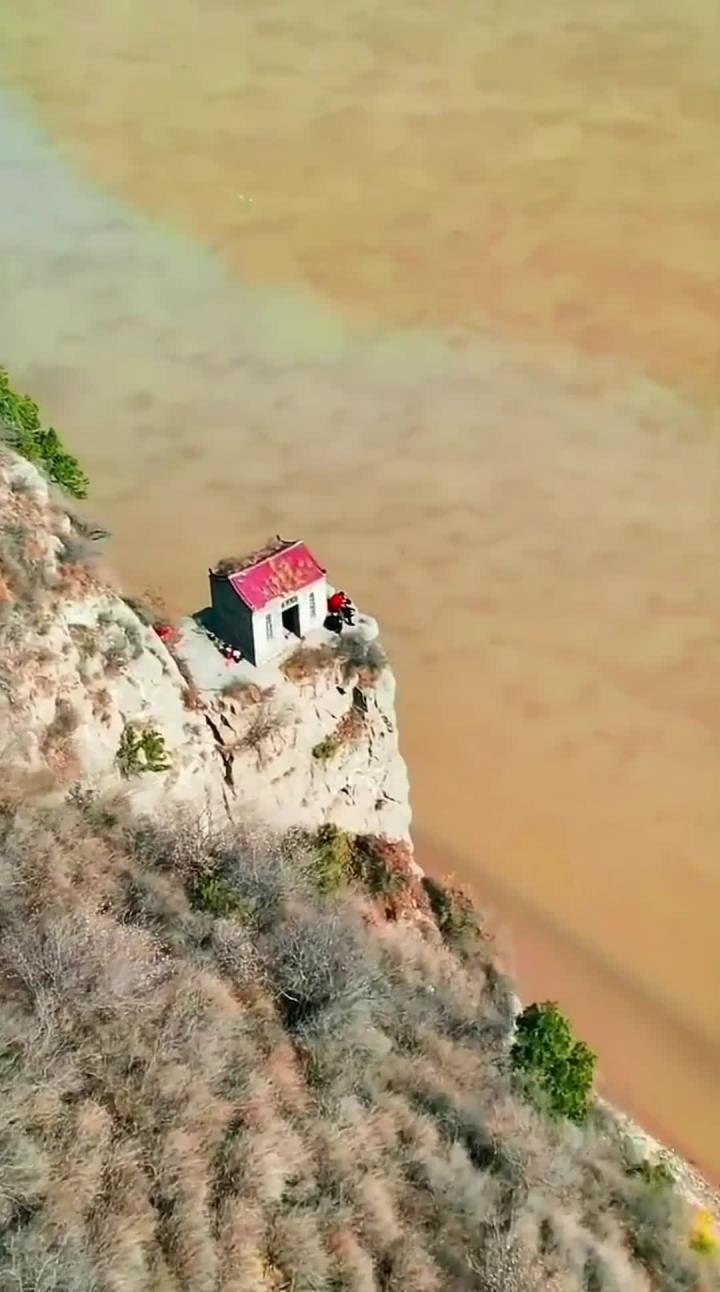 黄河悬崖小屋,这么险的地方当年是怎样修建的呢!