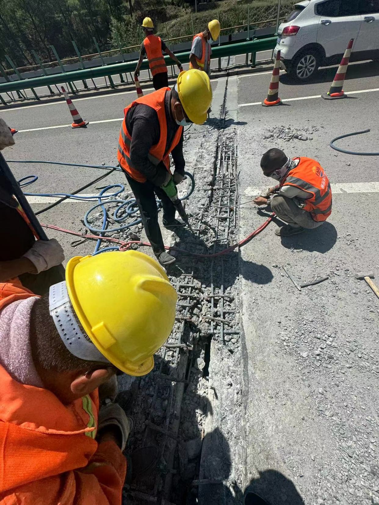 伸缩缝安装施工技术与施工管理优化实践