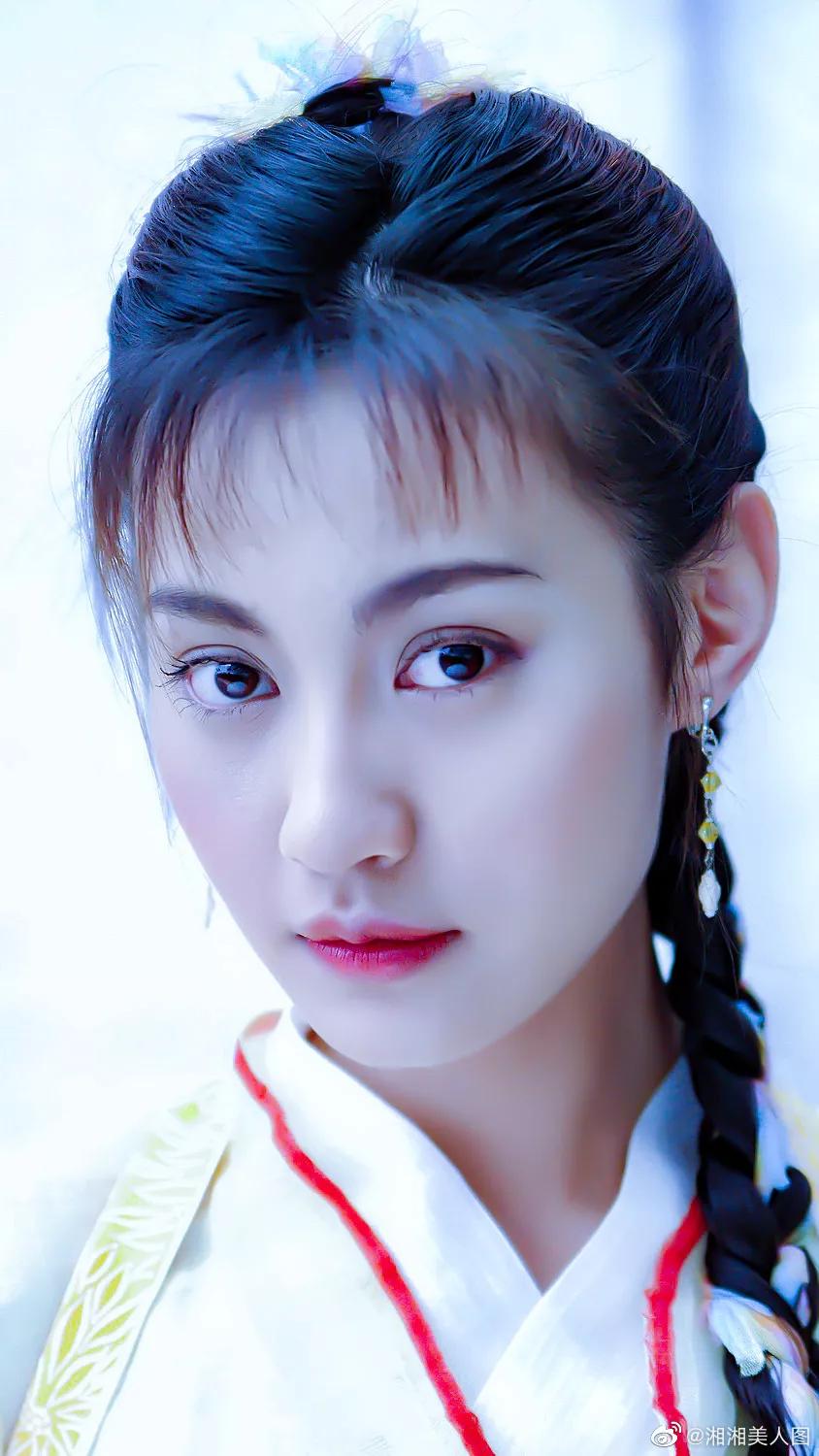 杨雪,气质优雅唯美迷人!